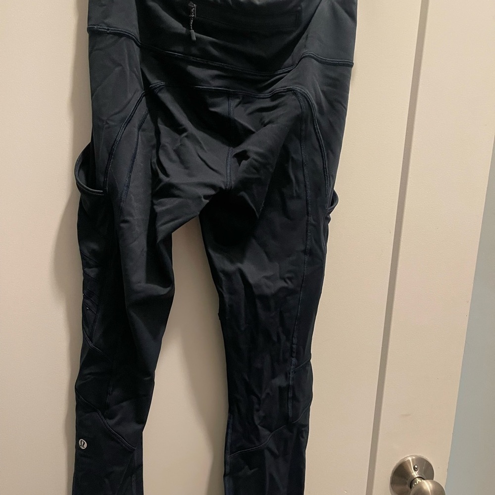 Lululemon size 6 full length workout pants